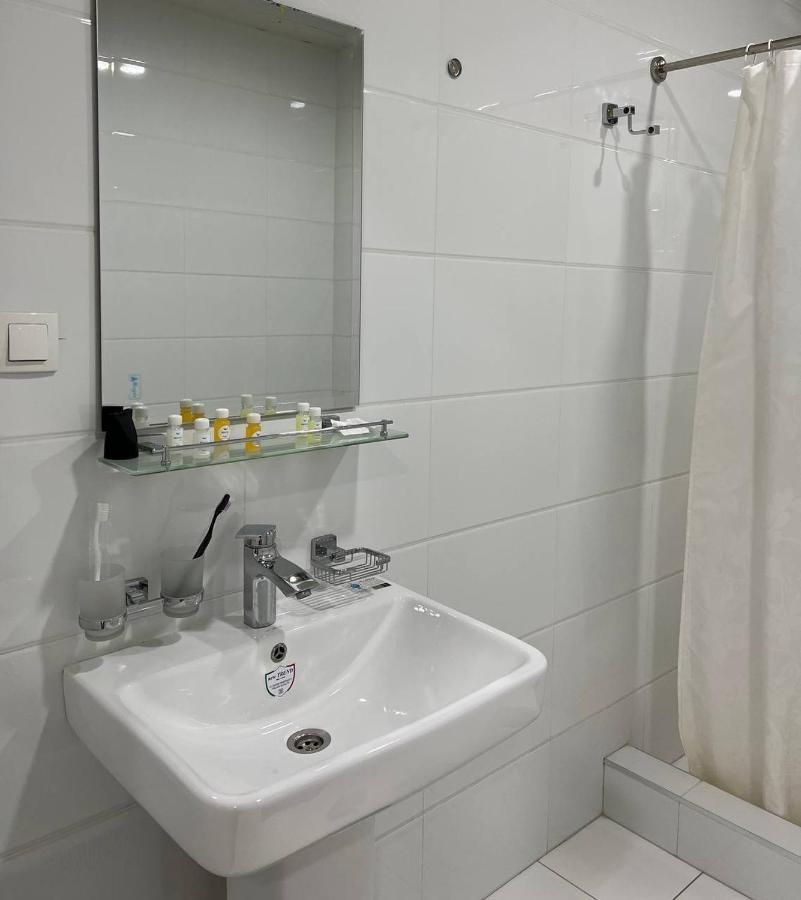 Queens 2 Hotel Ташкент Экстерьер фото
